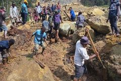 More than 2,000 people buried in Papua New Guinea landslide